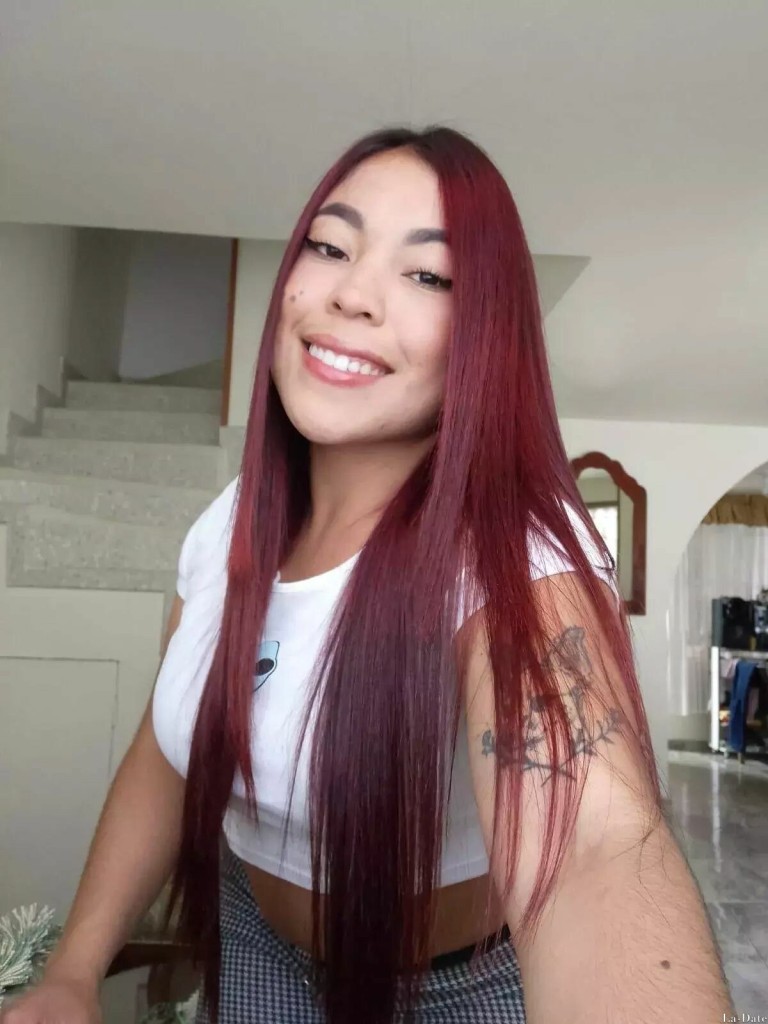 Nikol Profile image 2