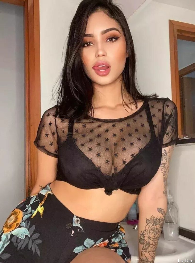 Estefania Profile image 1