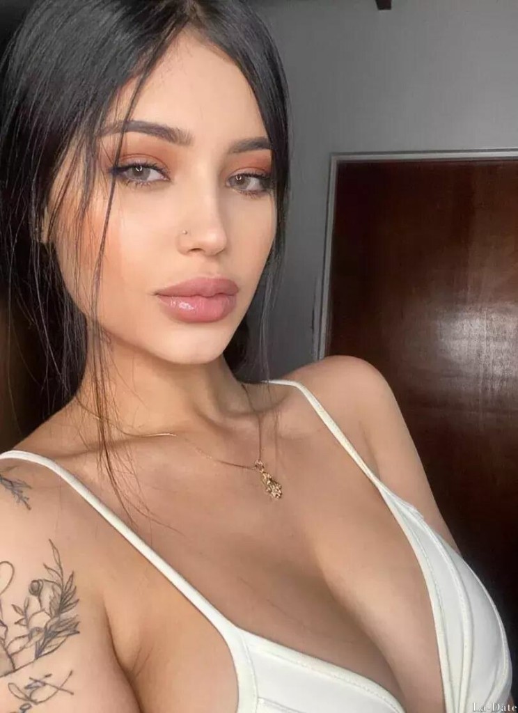 Estefania Profile image 6