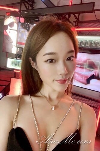 Eva Profile image 4