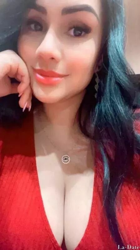 Valentina Profile image 4